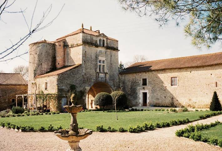 Location de vacances pour 2 personnes, avec piscine ainsi que jardin et vue, animaux acceptés à Cezais - 2