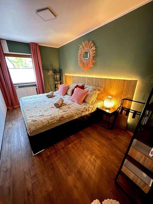 Ferienwohnung für 4 Personen, mit Terrasse und Garten sowie Ausblick in Verl