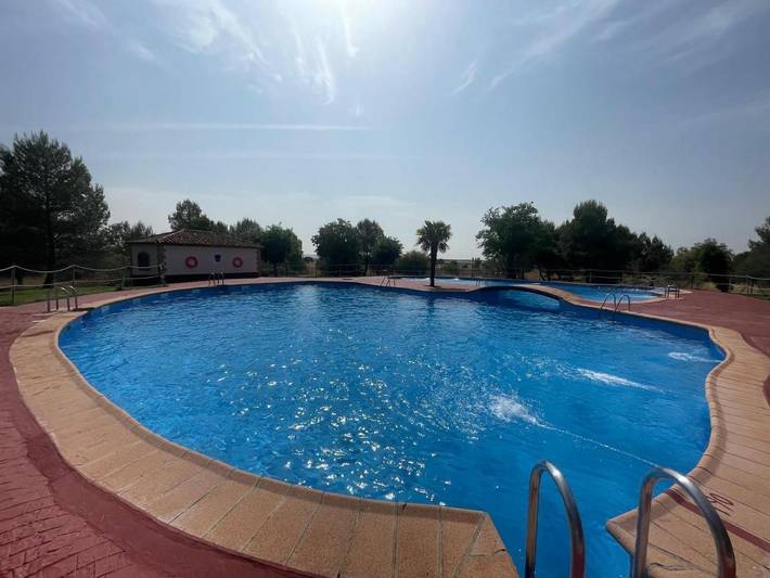 Hôtel pour 2 personnes, avec jardin et piscine ainsi que sauna et terrasse, animaux acceptés dans Castille-La Manche
