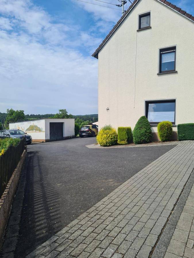 Double Room with Shared Bathroom in Drees, Vulkaan-Eifel