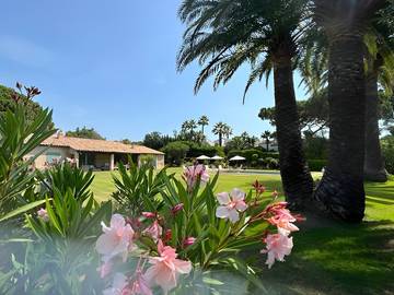 Chambre d’hôte pour 2 personnes, avec piscine et jardin à Saint-Tropez