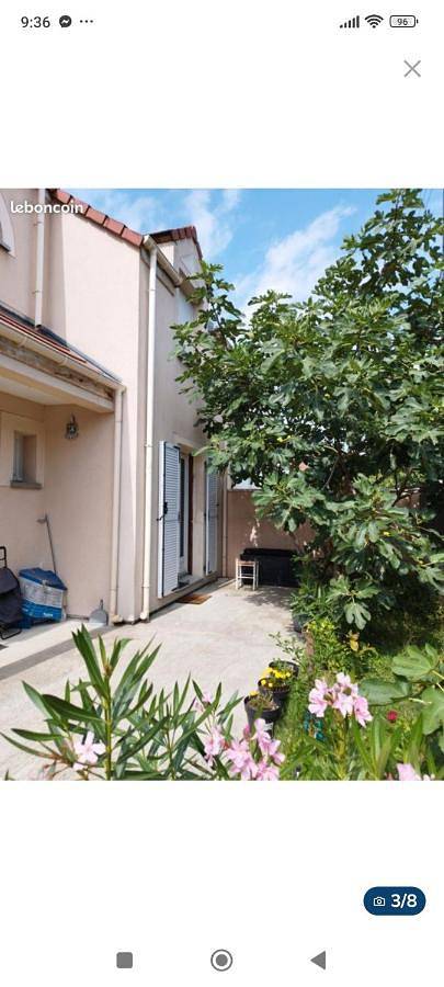 Appartement de vacances entier, Studio cosy à 5 minutes de l'aéroport d'Orly in Paray-Vieille-Poste, Essonne