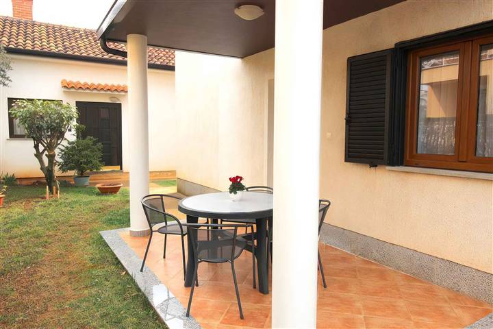 Ferienwohnung für 4 Personen, mit Garten in Novigrad - 3