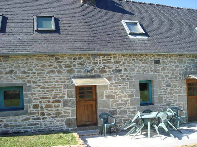 Gîte pour 4 personnes, avec jardin et terrasse, animaux acceptés à Kerien