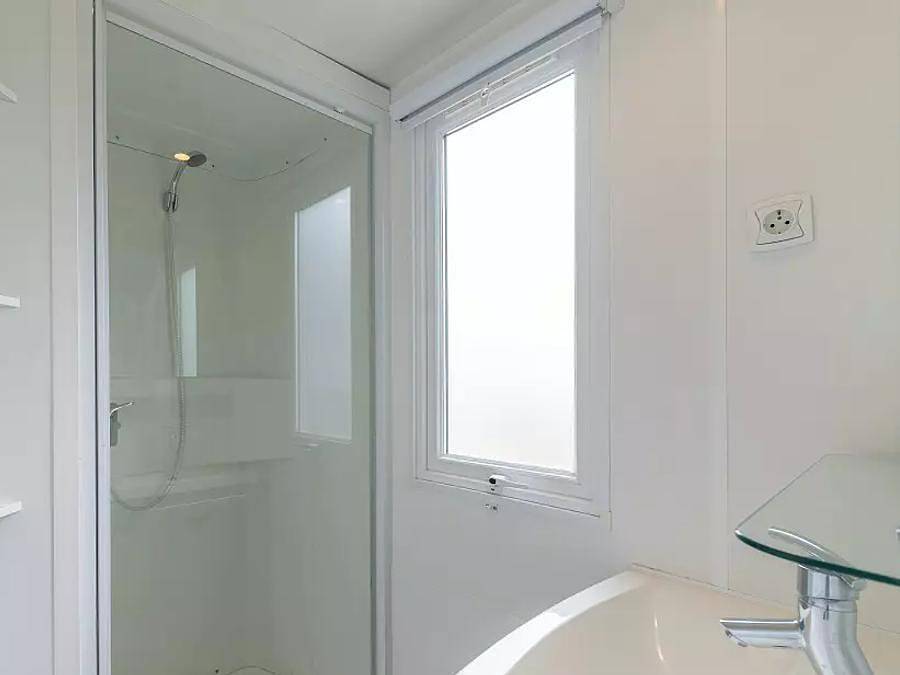 Camping Lou Pignada  - Mobilheim 6 personen - Mobilheim | Comfort | 2 Zi. | 4/6 Pers. | Erhöhte Terrasse | Klimaanlage | Tv in Messanges, Côte d’Argent