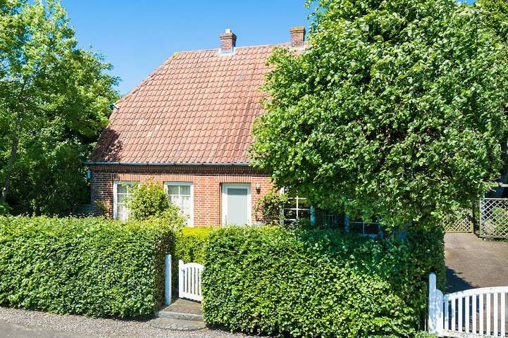 Ferienhaus für 6 Personen, mit Terrasse und Garten in Falshöft