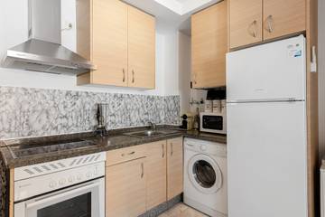 Holiday Apartment for 3 People in Bailén-Miraflores, Malaga, Photo 4