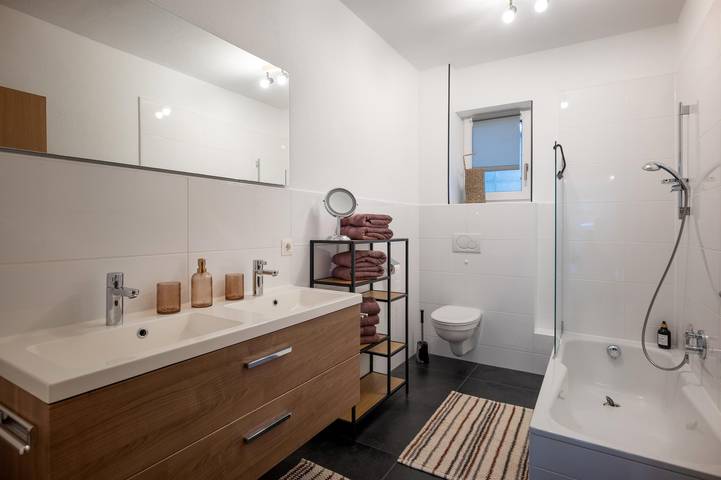 Ganze Ferienwohnung, Appartement/Fewo, Dusche, 2 Schlafräume in Hopfgarten im Brixental, Kaisergebirge