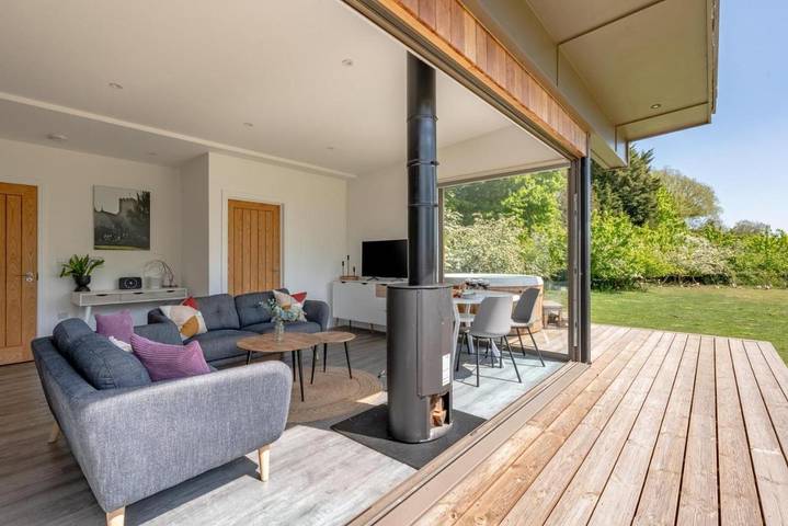 Cottage for 4 people, with Hot tub and Garden in Suffolk