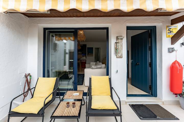 Entire apartment, Apartment 'Mi Patio, Port Of Cabopino' with Shared Pool, Wi-Fi and Air Conditioning in Playa Cabopino, Marbella