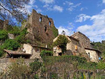 Gîte pour 4 personnes, avec terrasse et jardin, animaux acceptés à Lamastre