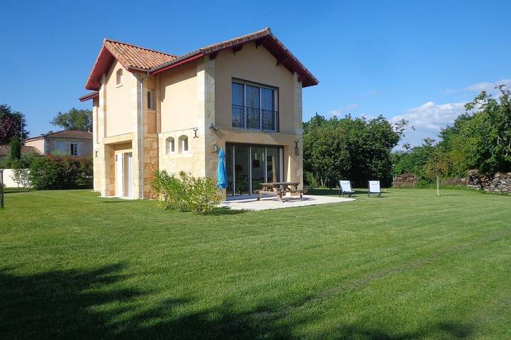 Gîte pour 4 personnes, avec Jardin à Blaye