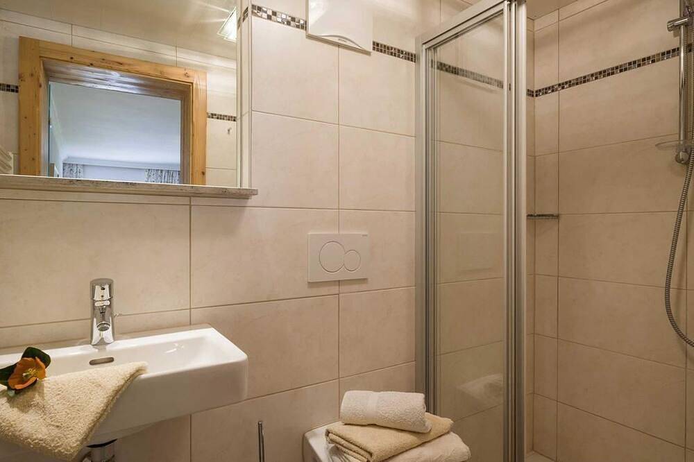 Wachhof - Urlaub am Bauernhof Achensee - Doppelzimmer Rotspitz in Maurach, Eben am Achensee