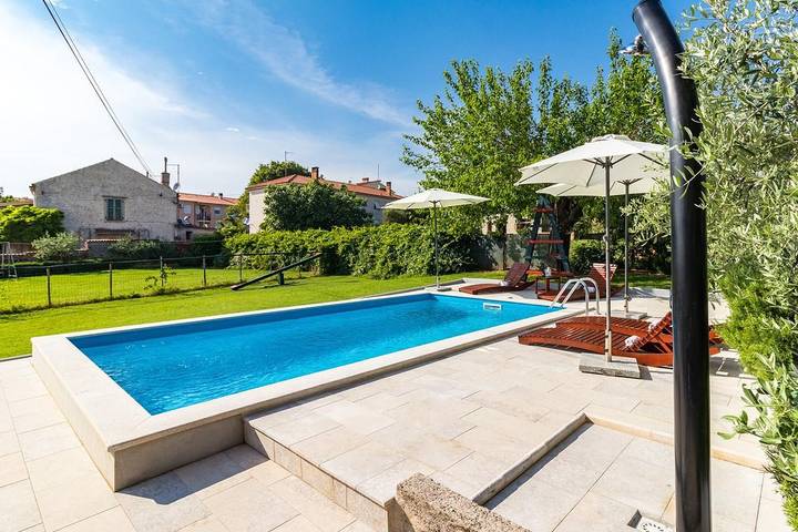 Ferienhaus für 7 Personen, mit Terrasse in Pula