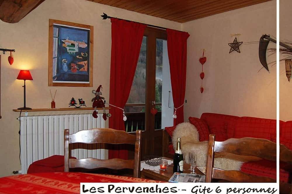 Entire apartment, Les Pervenches, Gite les Pervenches 6 people in Les Villards-sur-Thônes, Annecy region