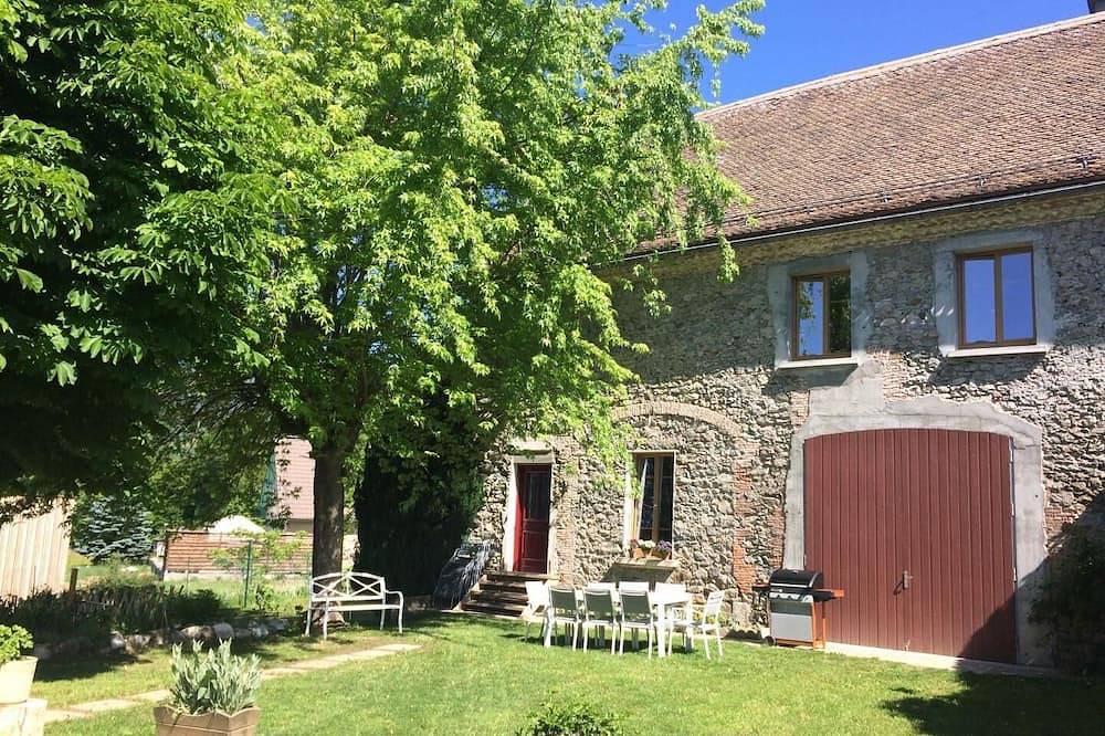 L'Entre 2 Lacs Vacation Rental - St Theoffrey in Saint-Théoffrey, Isère