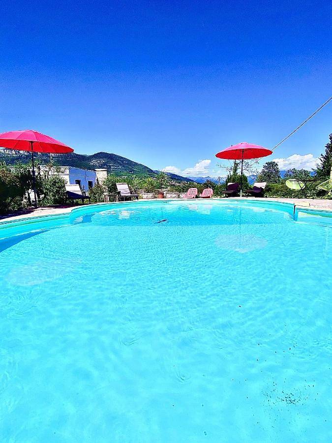 Location de vacances pour 5 personnes, avec vue ainsi que jardin et piscine à La Gaude - 2