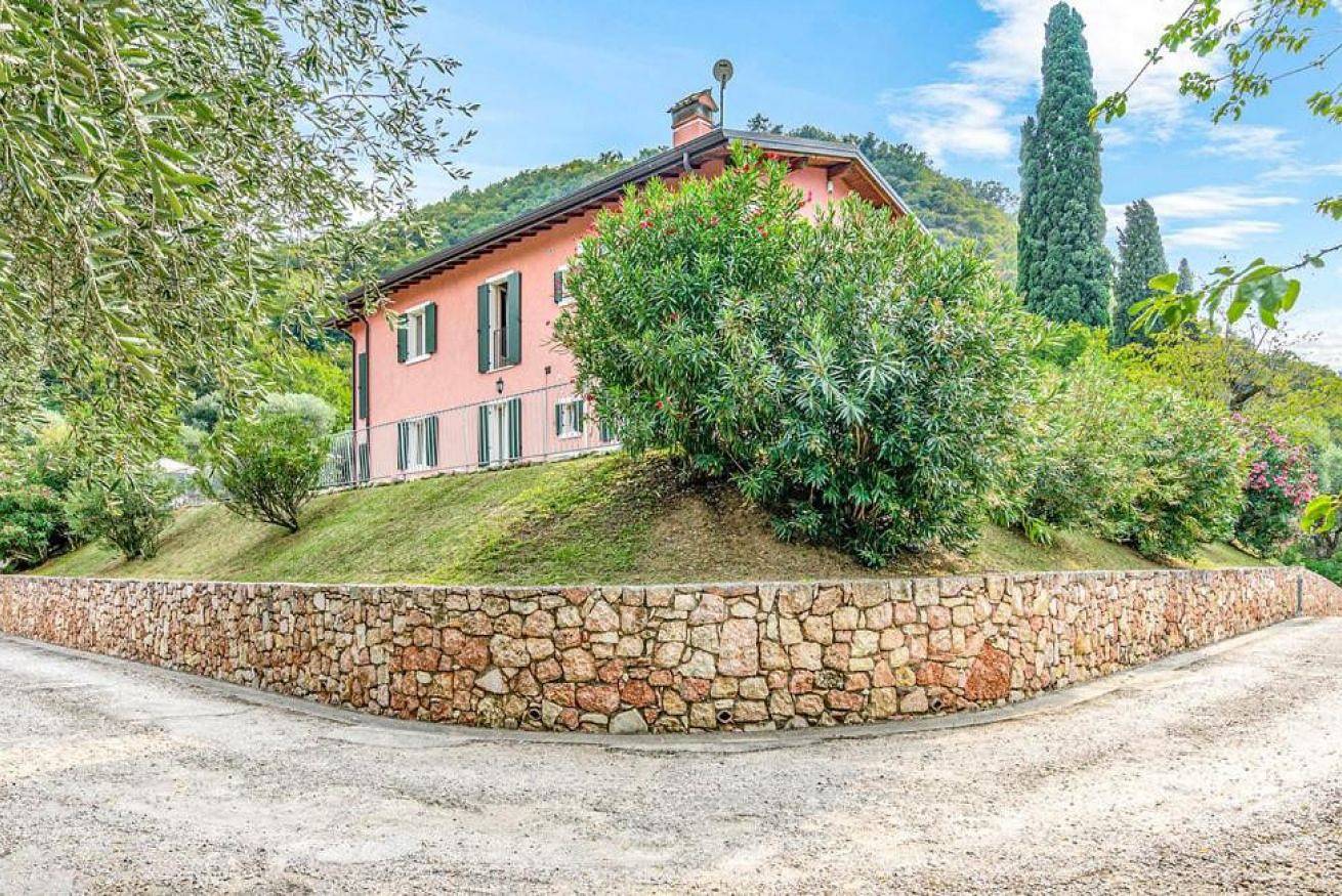 Geheel appartement, Vakantieappartement voor 5 personen met uitzicht op het meer in Garda, Garda Bergen