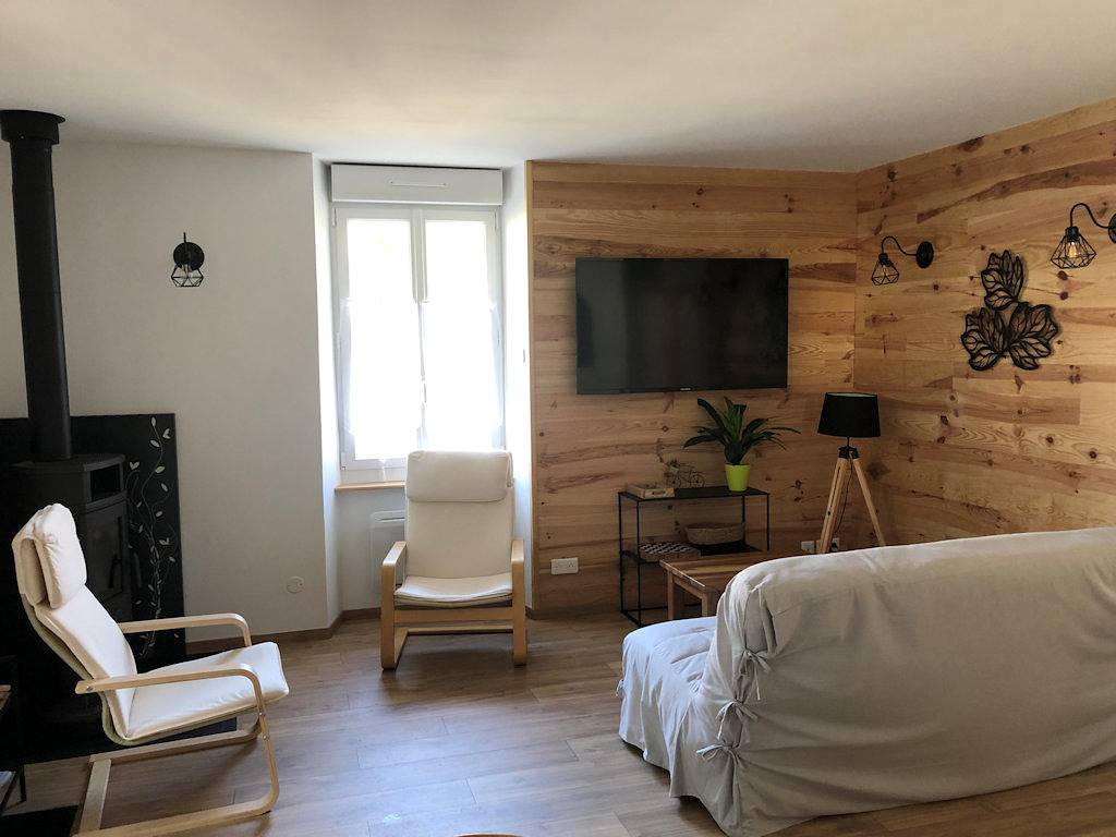Appartement entier, Appartement T3 avec terrasse donnant sur parc in Savignac-les-Ormeaux, Pyrénées