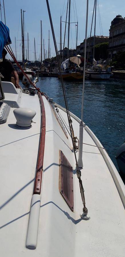 Bateau pour 2 personnes, avec terrasse et vue dans l' Hérault