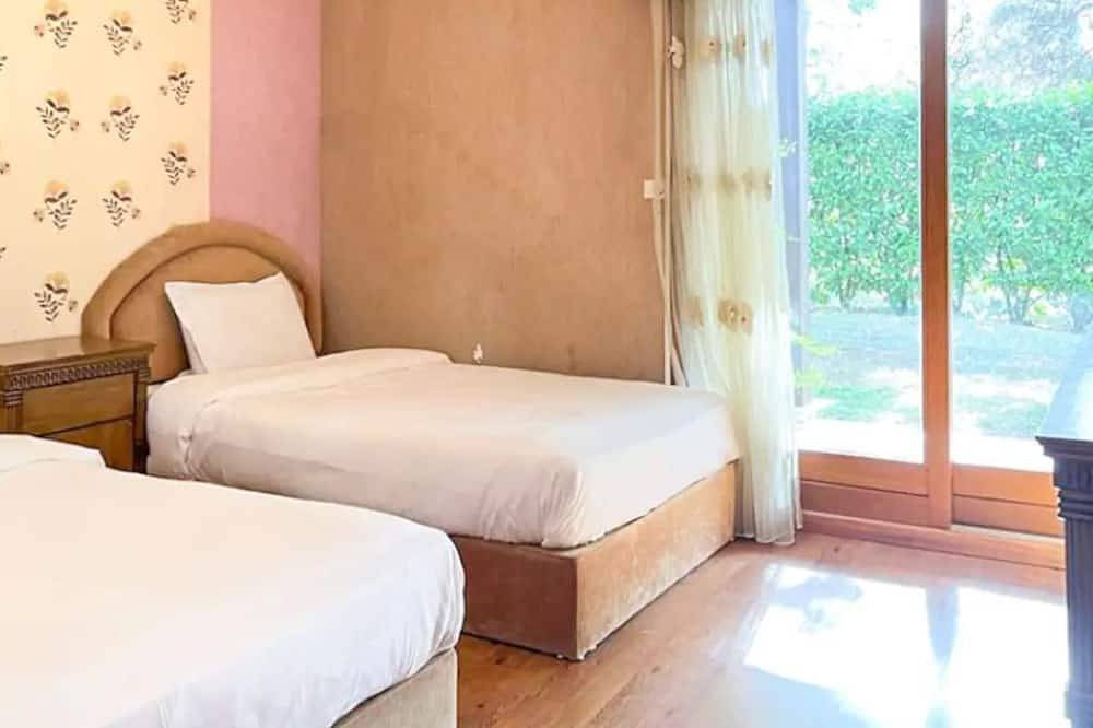 Big Family/Ac/garden/17m>Geneva/walk>center/Tennis in Divonne-les-Bains, Gex