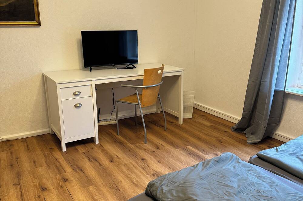 Ganze Wohnung, Zentral gelegene 160 qm Ferienwohnung. Ideal für Reisegruppen und Großfamilien in Steglitz-Zehlendorf, Berlin