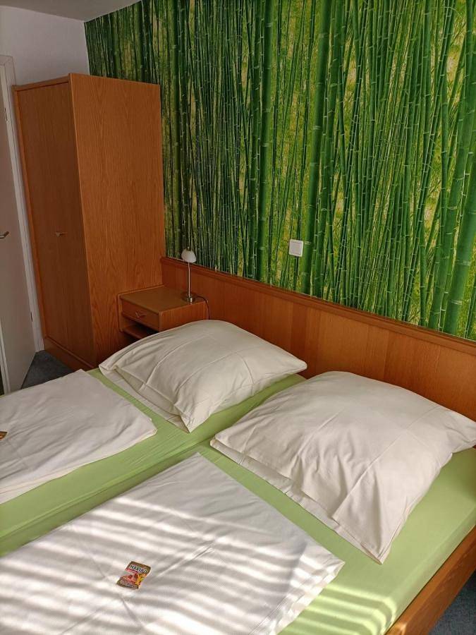 Hotel für 4 Personen, mit Terrasse und Ausblick in Dierdorf