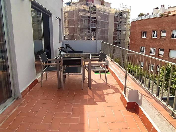 Appartement de vacances entier, Appartement lumineux et récemment rénové, avec deux terrasses pour 4 in Sarrià-Sant Gervasi, Barcelone