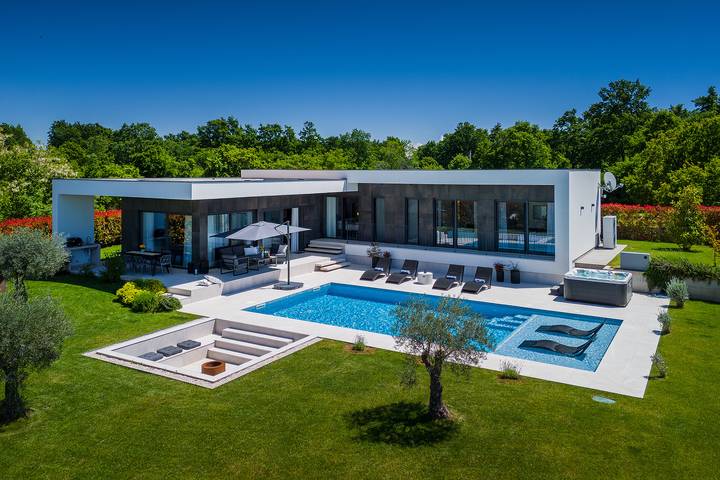 Villa für 6 Personen, mit Pool und Terrasse - 1