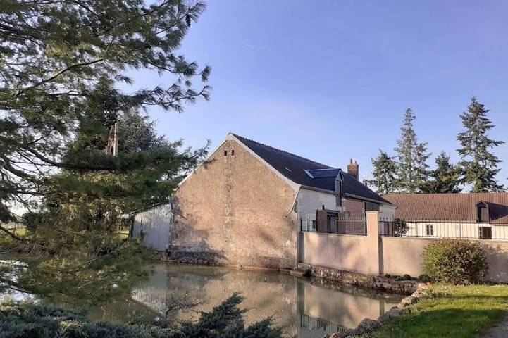 Gîte pour 4 personnes, avec jacuzzi ainsi que jardin et sauna dans La Ferrière (Indre-et-Loire)