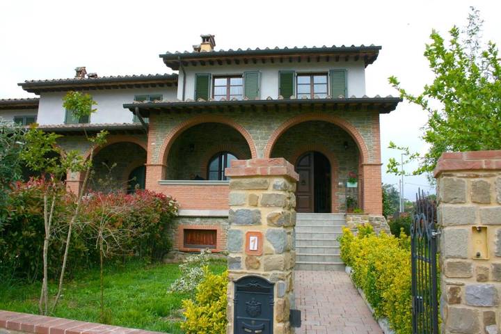 Appartamento per 6 persone, con giardino e balcone in Civitella in Val di Chiana