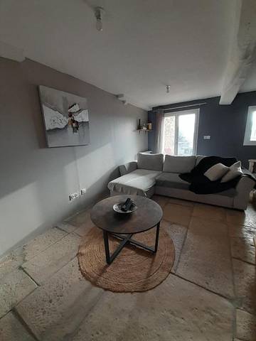 Gîte pour 4 personnes, avec terrasse et vue, animaux acceptés à Lugny