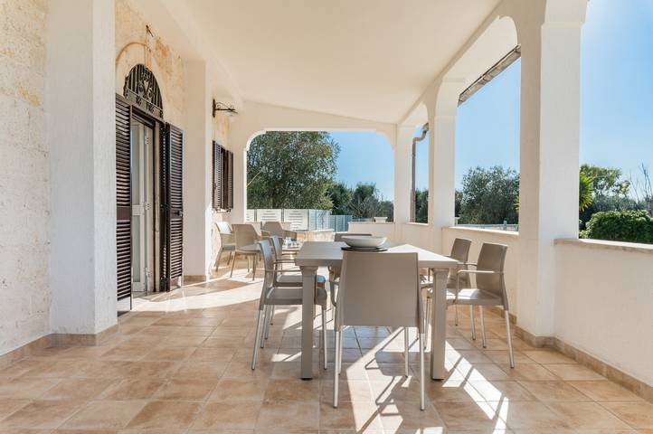 Location de vacances pour 9 personnes, avec jardin et terrasse, animaux acceptés à Ostuni