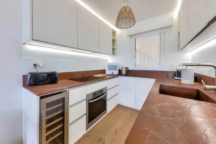 Gîte pour 8 personnes, avec terrasse dans Plage du Men Du - 4