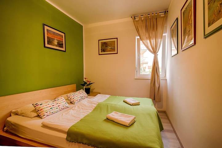 Ganze Wohnung, Krk Stadt! 200m Promenade!!Romantic house Vilaveja ,small pool.. in Krk Stadt, Krk