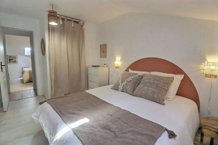 Maison en pierre avec piscine chauffée en Ardèche in Jaujac, Parc naturel régional des Monts d'Ardèche