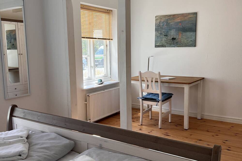 Ganze Wohnung, Romantische kleine Ferienwohnung mit Gartenblick - Ferienwohnung 2 in Winnert, Eider-Treene-Sorge