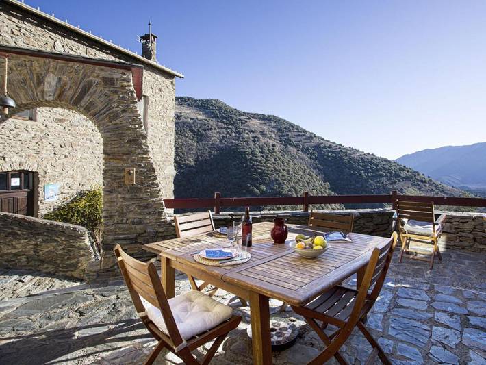 Gîte pour 2 personnes, avec terrasse à Jujols