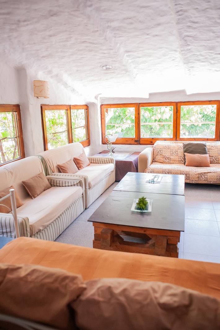 Casa rural para 49 personas, con jardín en Garrotxa - 2