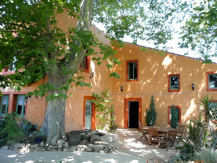 Chambre d’hôte pour 3 personnes, avec jacuzzi ainsi que piscine et jardin, animaux acceptés