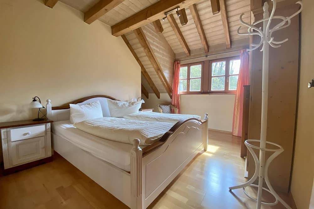 Entire apartment, Apartment with balcony no. 1 - Kräutercafé Walther in Wissembourg, Wissembourg region