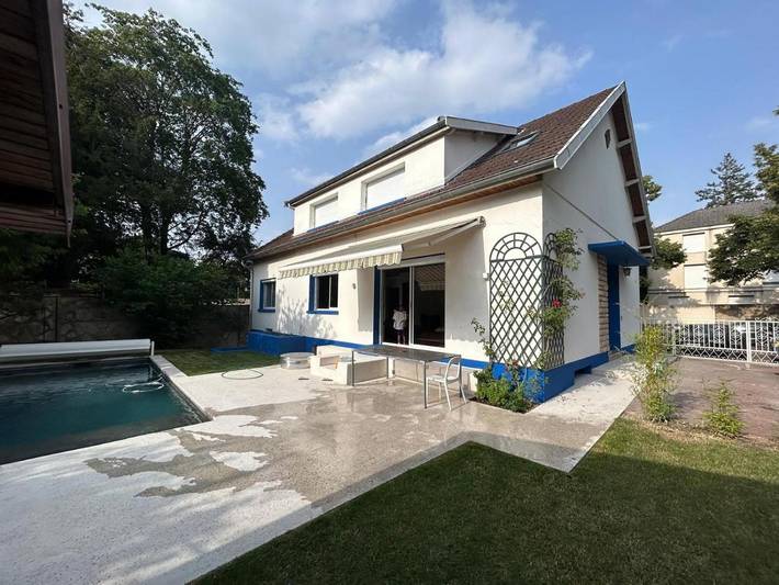 Ferienhaus für 11 Personen, mit Terrasse und Pool in Dijon