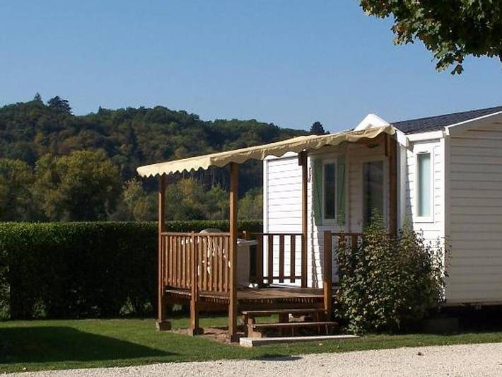 Camping pour 4 personnes, avec bassin pour enfant et terrasse en Indre-et-Loire - 2