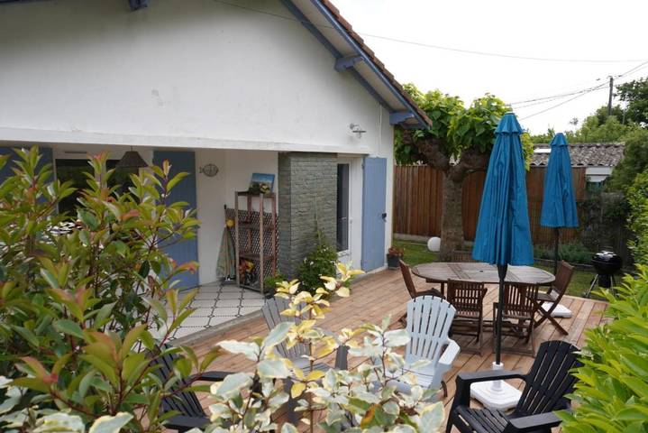 Location de vacances pour 6 personnes, avec jardin dans Taussat