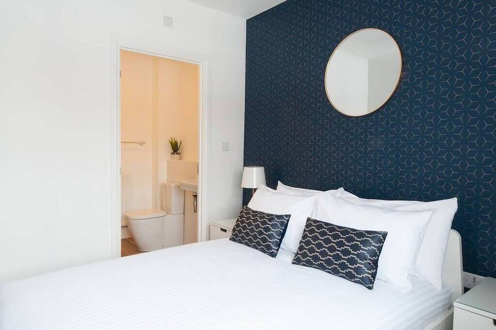 Entire property with 4 bedrooms in the Peak District - Lysander House in Ashbourne, Derbyshire