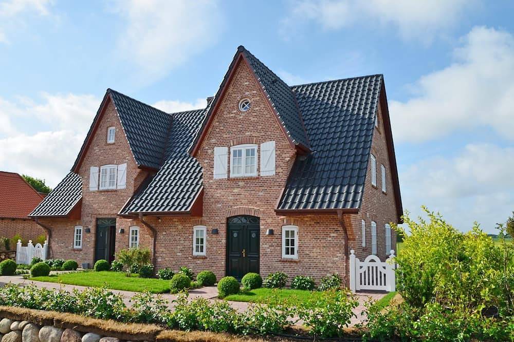 Moderne Doppelhaushälfte mit Blick auf die Morsumer Wiesen in Sylt-Ost, Sylt (Gemeinde)