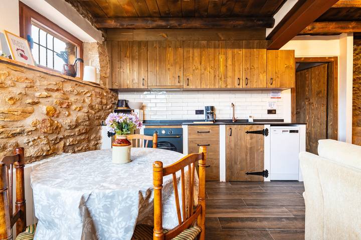 Apartment 'El Nido' mit Bergblick, privater Terrasse und privatem Garten in Villafranca del Cid, Castellón Provinz