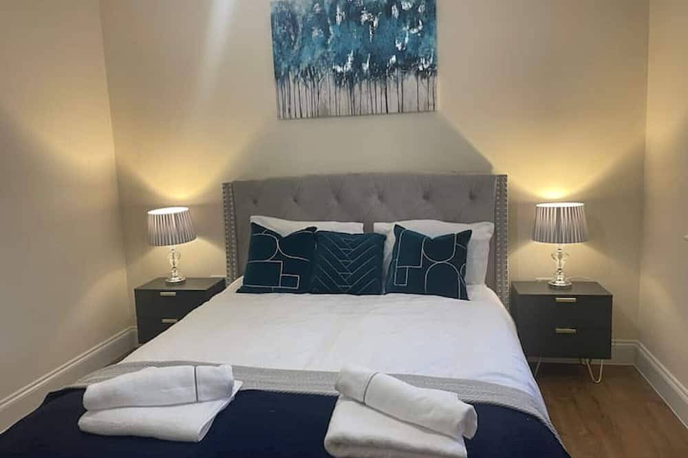 Entire apartment, Luxurious 1 bedroom flat with free parking in Woking, Surrey