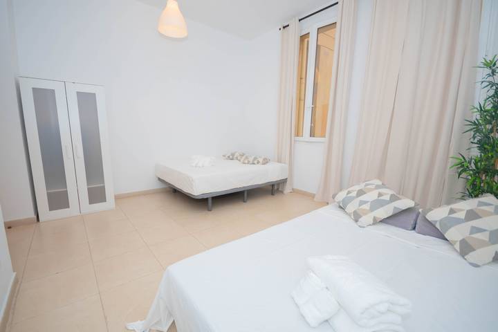 Apartamento entero, M Habitaciones en alquiler en Barrio Chu in Centro (Madrid), Madrid