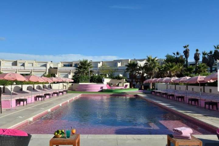 Gîte pour 2 personnes, avec jacuzzi et terrasse ainsi que piscine et jardin dans Cap d'Agde naturiste - 2